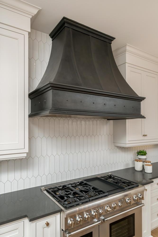 212 Forest Creek Dr Kitchener-large-047-28-Stove and Range Detail-667x10....jpg