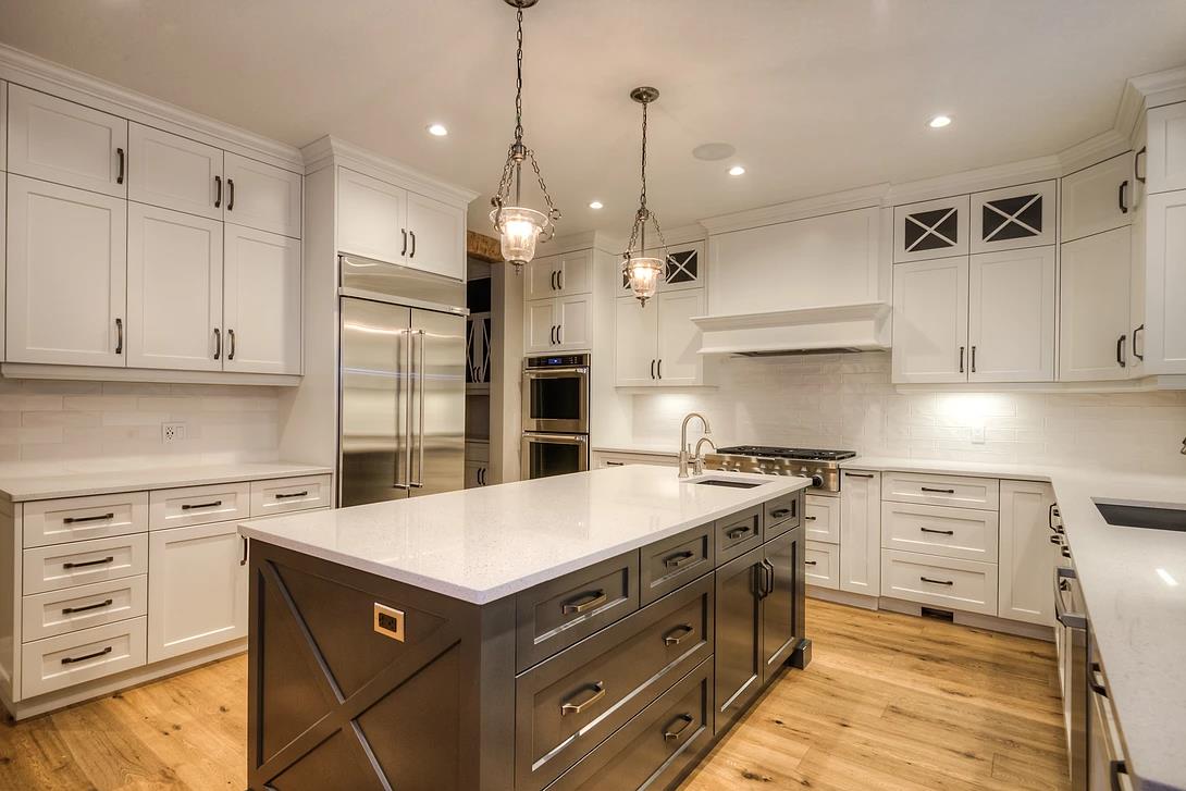 Kenmore - Kitchen - Norway Pine.png